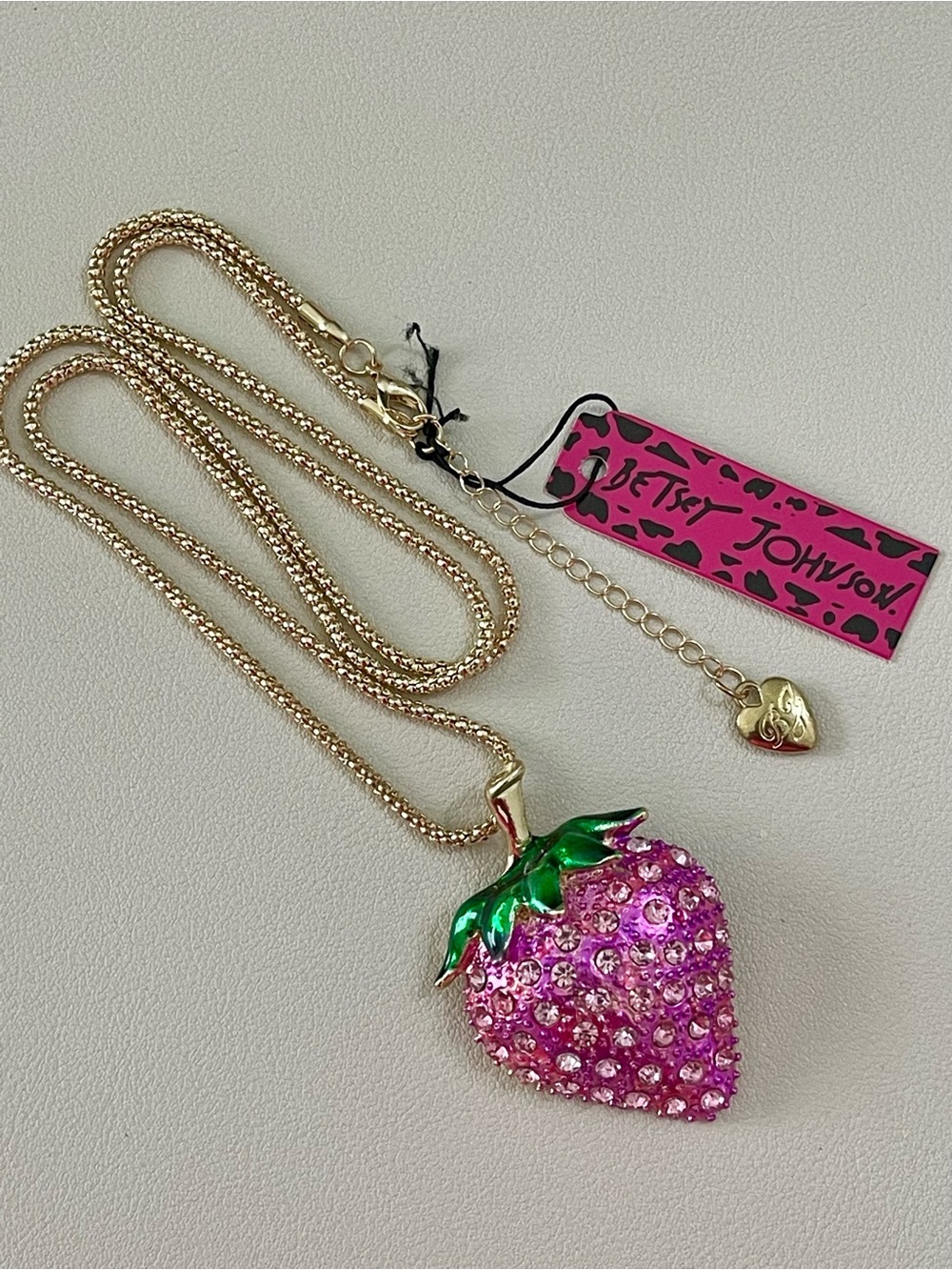 Betsey Johnson Pink Crystal Strawberry Pendant Gold Statement Necklace - Picture 4 of 8